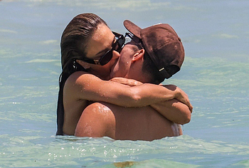 Jessica Alba oops