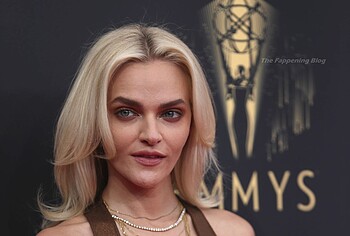 Madeline Brewer nude tits without bra