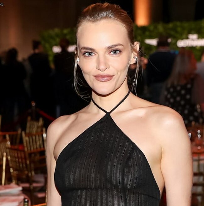 Madeline Brewer nude