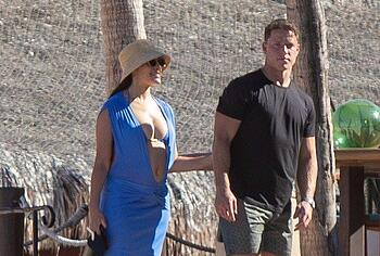 Olivia Culpo Pregnancy And Sexy Bikini Beach Pics