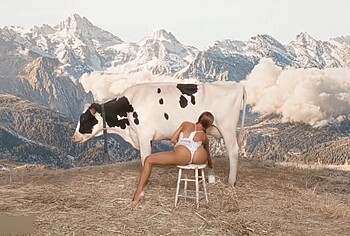 Bianca Censori Hot Lingerie Moment in GEMINI SEASON