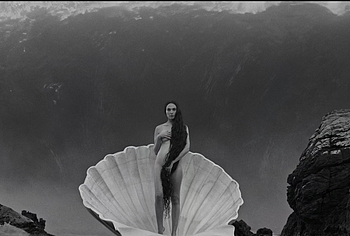 Gal Gadot Nude in In the Hand of Dante
