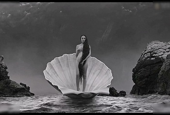 Gal Gadot Nude in In the Hand of Dante