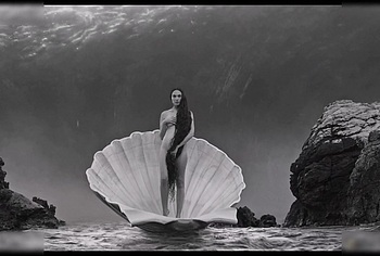 Gal Gadot Nude in In the Hand of Dante