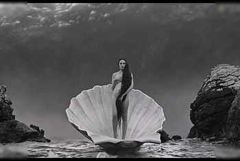 Gal Gadot Nude in In the Hand of Dante