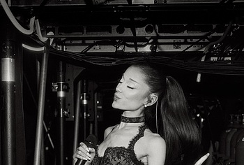 Ariana Grande Nip Slip And Sexy Photos