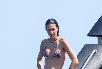 Amelia Gray Topless And Tiny Bikini Photos