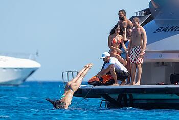 Amelia Gray Topless And Tiny Bikini Photos