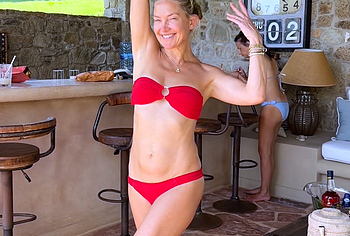 Kate Hudson Sexy Bikini And Boobs Photos