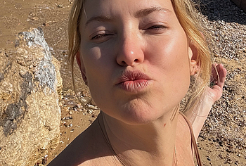 Kate Hudson Sexy Bikini And Boobs Photos