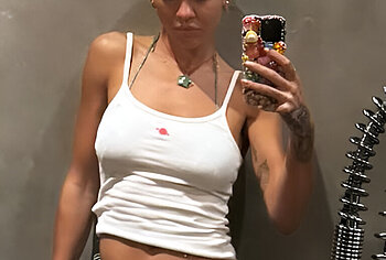 Rita Ora Nude Pics And Bikini Lingerie Selfie Shots