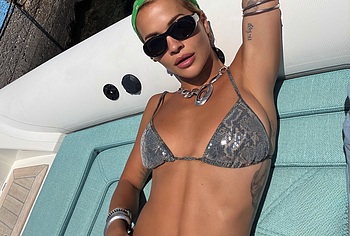 Rita Ora Nude Pics And Bikini Lingerie Selfie Shots