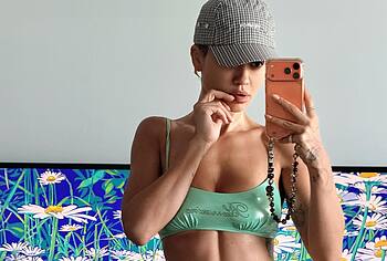 Rita Ora Nude Pics And Bikini Lingerie Selfie Shots