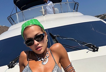 Rita Ora Nude Pics And Bikini Lingerie Selfie Shots