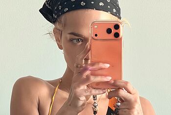 Rita Ora Nude Pics And Bikini Lingerie Selfie Shots