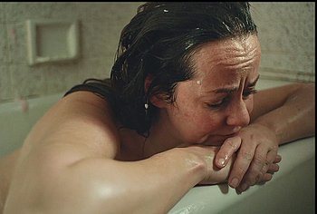 Jena Malone Nude In Bathtube Scene in Sylvia