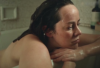 Jena Malone Nude In Bathtube Scene in Sylvia