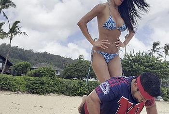 Nicole Scherzinger Bikini And Hot Cleavage Beach Pics