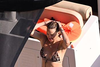 Kate Hudson Relaxing In Tiny Bikini On a Yacht