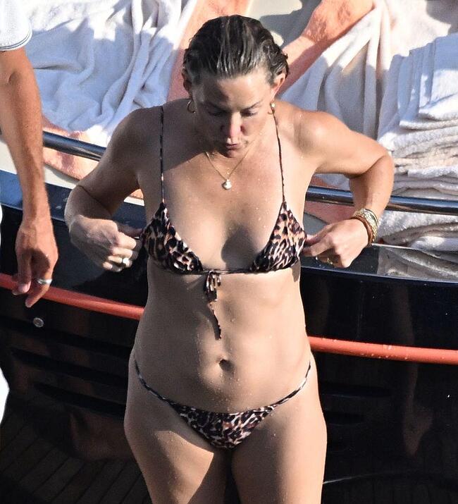 Kate Hudson Relaxing In Tiny Bikini On a Yacht