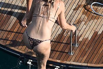 Kate Hudson Relaxing In Tiny Bikini On a Yacht