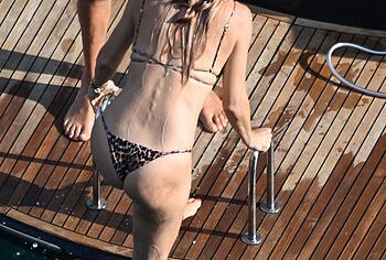 Kate Hudson Relaxing In Tiny Bikini On a Yacht