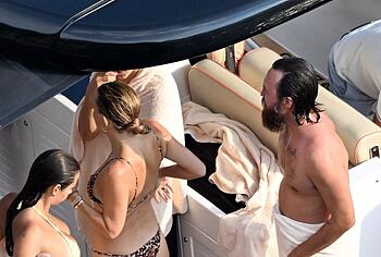 Kate Hudson Relaxing In Tiny Bikini On a Yacht