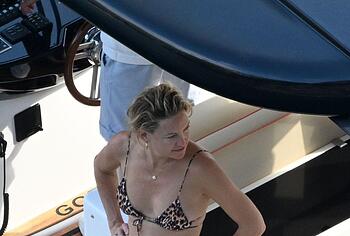 Kate Hudson Relaxing In Tiny Bikini On a Yacht