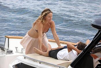 Kate Hudson Relaxing In Tiny Bikini On a Yacht