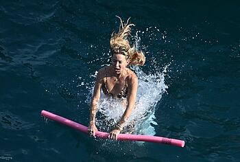 Kate Hudson Relaxing In Tiny Bikini On a Yacht