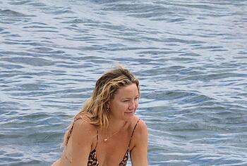 Kate Hudson Relaxing In Tiny Bikini On a Yacht