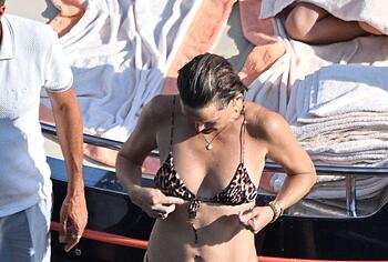 Kate Hudson Relaxing In Tiny Bikini On a Yacht