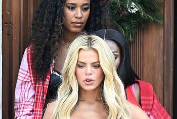 Brooks Nader Nipslip And Lingerie Public Pics