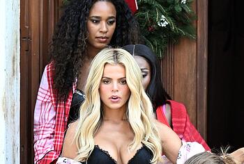Brooks Nader Nipslip And Lingerie Public Pics