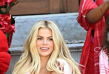 Brooks Nader Nipslip And Lingerie Public Pics