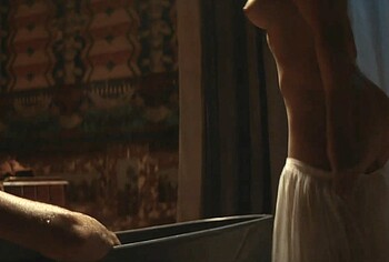 Mireia Vilapuig Frontal Nude And Sexy in Gold Lust