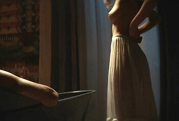 Mireia Vilapuig Frontal Nude And Sexy in Gold Lust