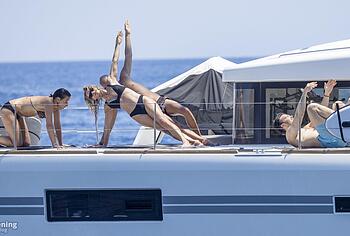 Michelle Hunziker Bikini And Asshole Oops Photos