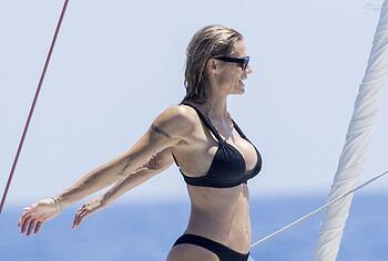 Michelle Hunziker Bikini And Asshole Oops Photos