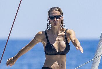 Michelle Hunziker Bikini And Asshole Oops Photos