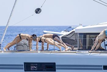 Michelle Hunziker Bikini And Asshole Oops Photos