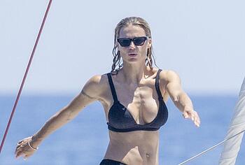 Michelle Hunziker Bikini And Asshole Oops Photos