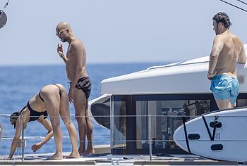Michelle Hunziker Bikini And Asshole Oops Photos