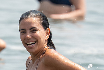 Eva Longoria Shows Her Round Ass In Leopard Bikini