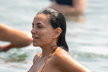 Eva Longoria Shows Her Round Ass In Leopard Bikini