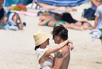 Katy Perry and Justin Trudeau Kiss Passionately In Swimsuits On The Beach