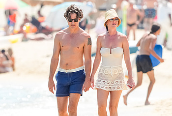 Katy Perry and Justin Trudeau Kiss Passionately In Swimsuits On The Beach