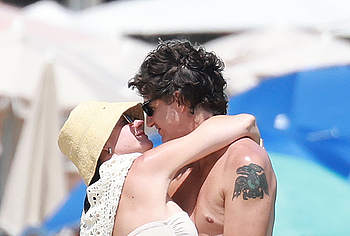 Katy Perry and Justin Trudeau Kiss Passionately In Swimsuits On The Beach