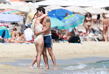 Katy Perry and Justin Trudeau Kiss Passionately In Swimsuits On The Beach