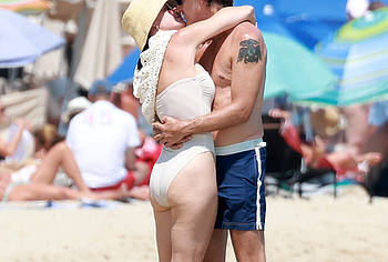 Katy Perry and Justin Trudeau Kiss Passionately In Swimsuits On The Beach